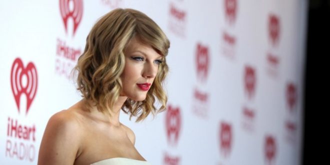 Taylor Swift describes moment she was allegedly groped in testimony