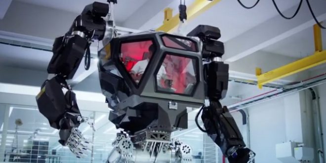 'Avatar style' robot walks by mimicking its pilot (Video)