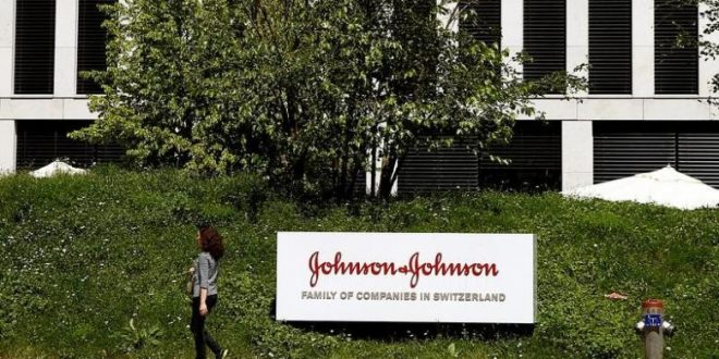 Judge halves $1B award in J&J hip implants case