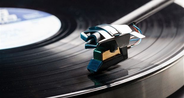 Vinyl sales predicted to keep growing in 2017, says new report