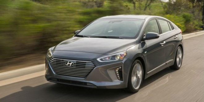 2017 Hyundai Ioniq raises the bar for a green car (Video)