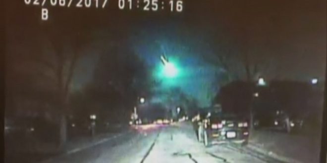 Dash cam captures magnificent meteor streaking across US sky followed by sonic boom (Watch)