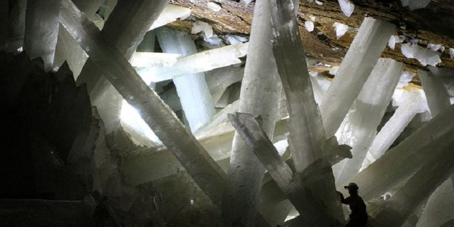 Researchers revive weird microbes after freeing them from ancient cave crystals