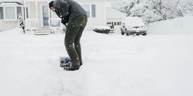 Snow shoveling increases risk of heart attack in men, says new study