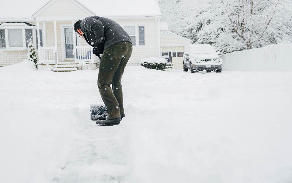 Snow shoveling increases risk of heart attack in men, says new study