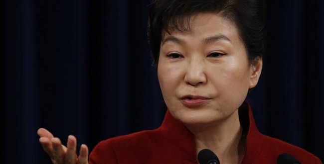 Park Geun-hye: South Korean president accused in Samsung bribery scheme