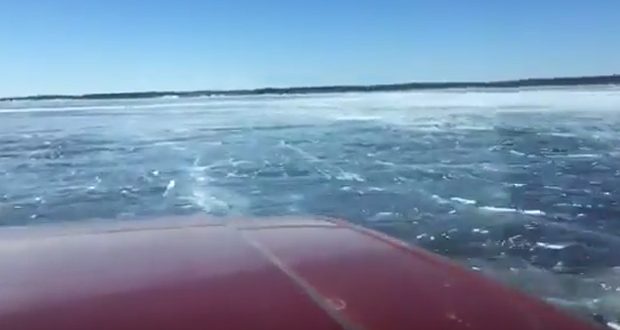 Truck Plunges Through Lake Winnipeg Ice (Video)
