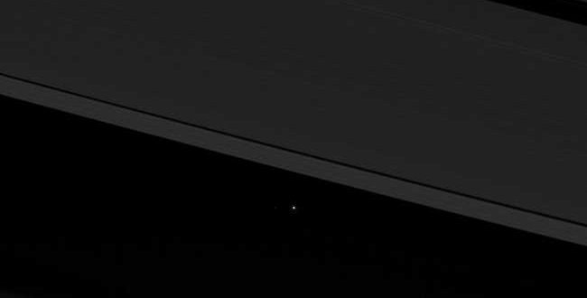 Cassini Snaps Earth as It Readies Grand Finale (Photo)