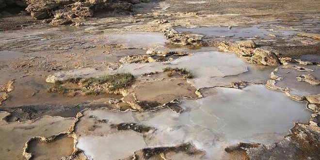 Researchers seek holy grail of climate change in Oman's hills