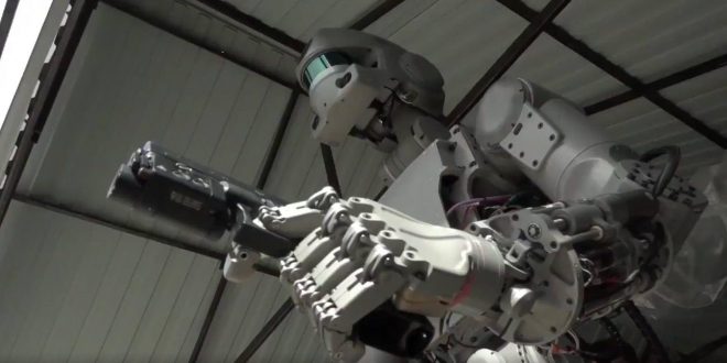 Russia has built a terrifying robot which can fire guns, and is sending it into Space (Video)