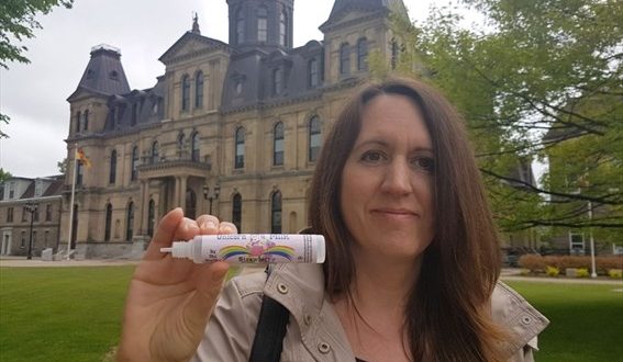 Mom "horrified" after child consumes vapour fluid found on school grounds