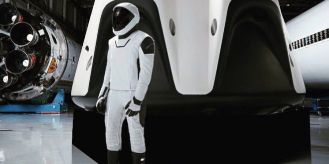 Elon Musk reveals first look of SpaceX spacesuit (Photo)