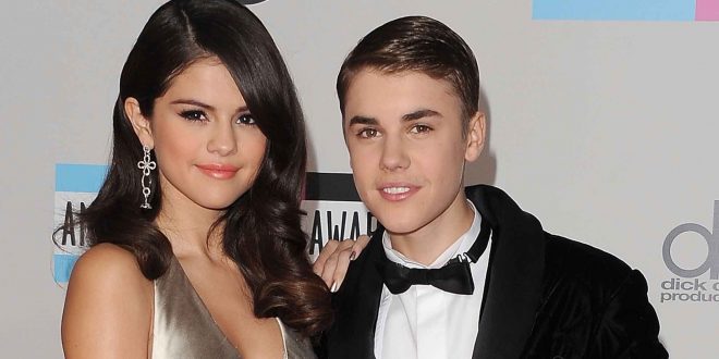 Ex-couple Selena Gomez and Justin Bieber spotted chilling