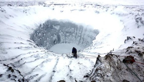 A Giant, Mysterious Hole Just Appeared in Antarctica