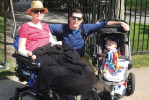 Lindsey Hubley: Mum who lost all her limbs after giving birth sues hospital