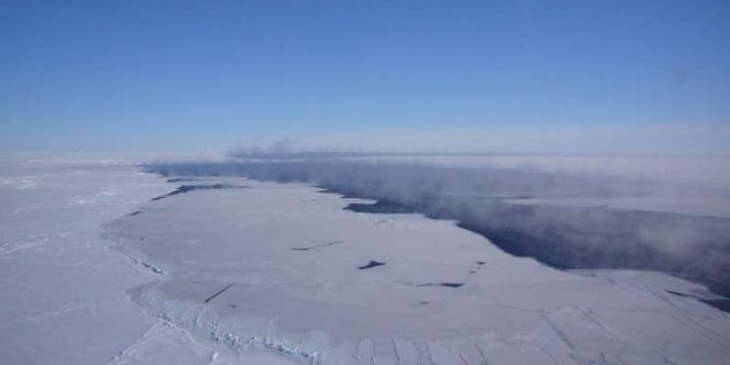 Massive Hole Has Opened Up in Antarctica (Report)