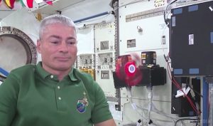 NASA Astronauts finally brought a fidget spinner into space (Video)