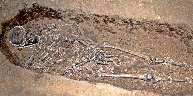 Prehistoric humans ‘avoided inbreeding’, scientists say
