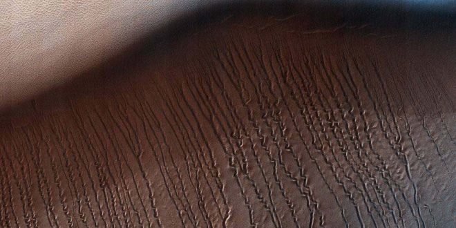Researchers Explain ‘Scratch Marks’ on Mars