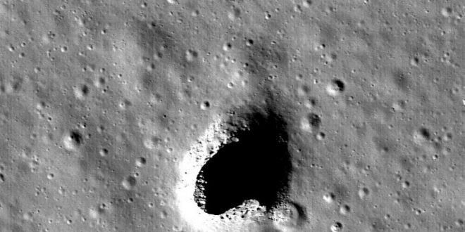 Researchers identify perfect place for moon base (Photo)