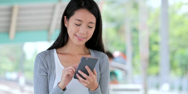 Tablets and Smartphones Hurting Sleep of Teens, Says New Study