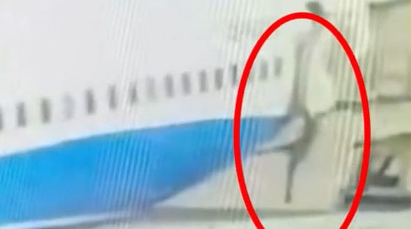 Israeli Woman Falls From Plane's Door
