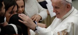 Pope Francis kisses nun, Pope Negotiates Papal Kiss After Controversy