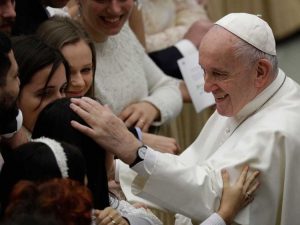 Pope Francis kisses nun, Pope Negotiates Papal Kiss After Controversy